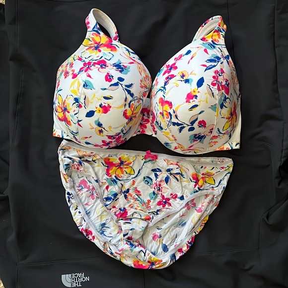 Cacique Intimates & Sleepwear Fun White Floral Bra Panty Set Poshmark